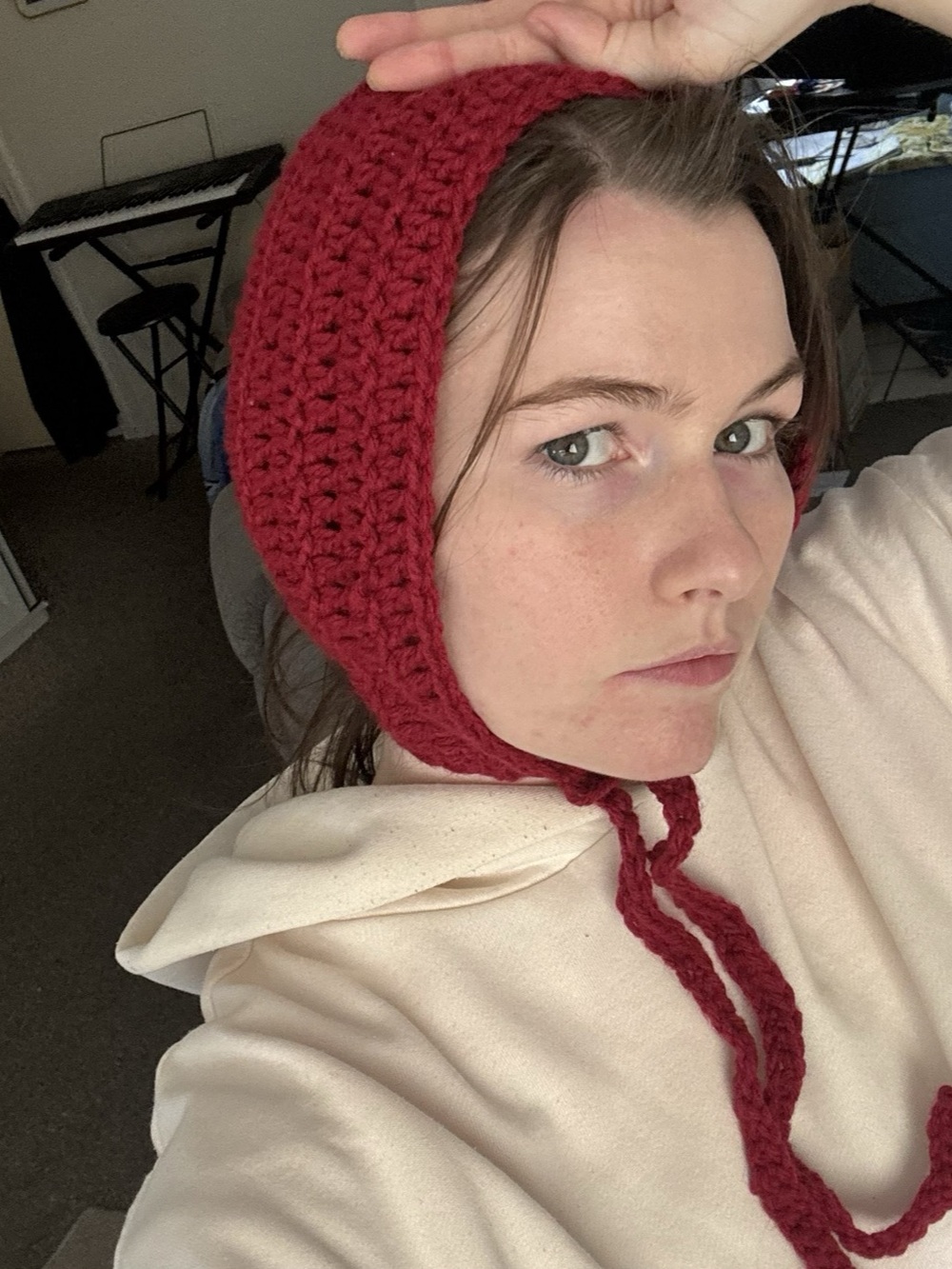 Crochet Bonnet in dark Red